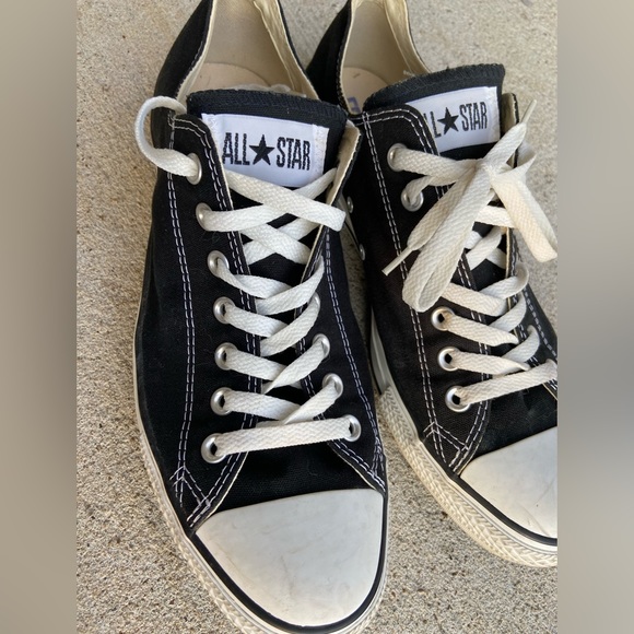 Black Converse low tops - Picture 2 of 6